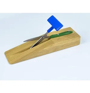 Sax på träplatta image